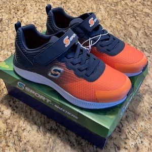 Sketchers tennis shoes